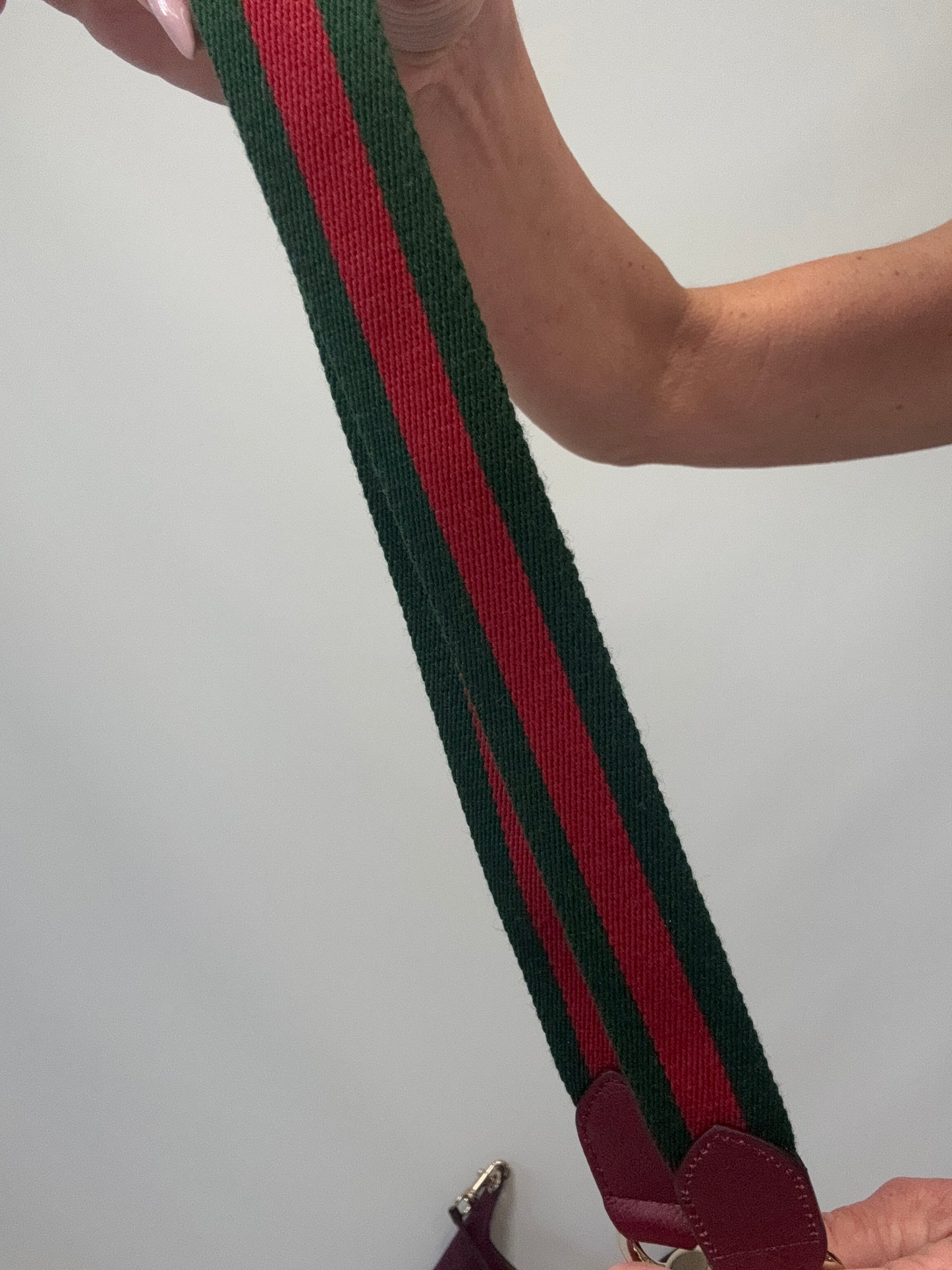 Gucci B Large Hobo Bag heritage strap image 2