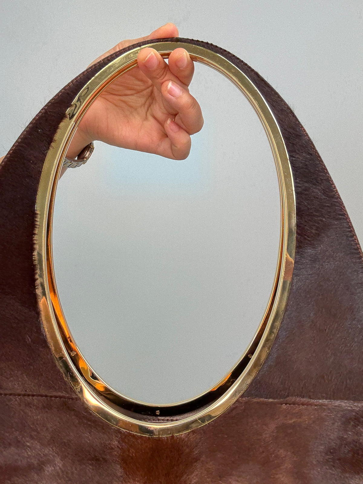 Gucci by Tom Ford oversized shoulder bag in brown pony hair from the Fall/Winter 1996 runway collection. Handle