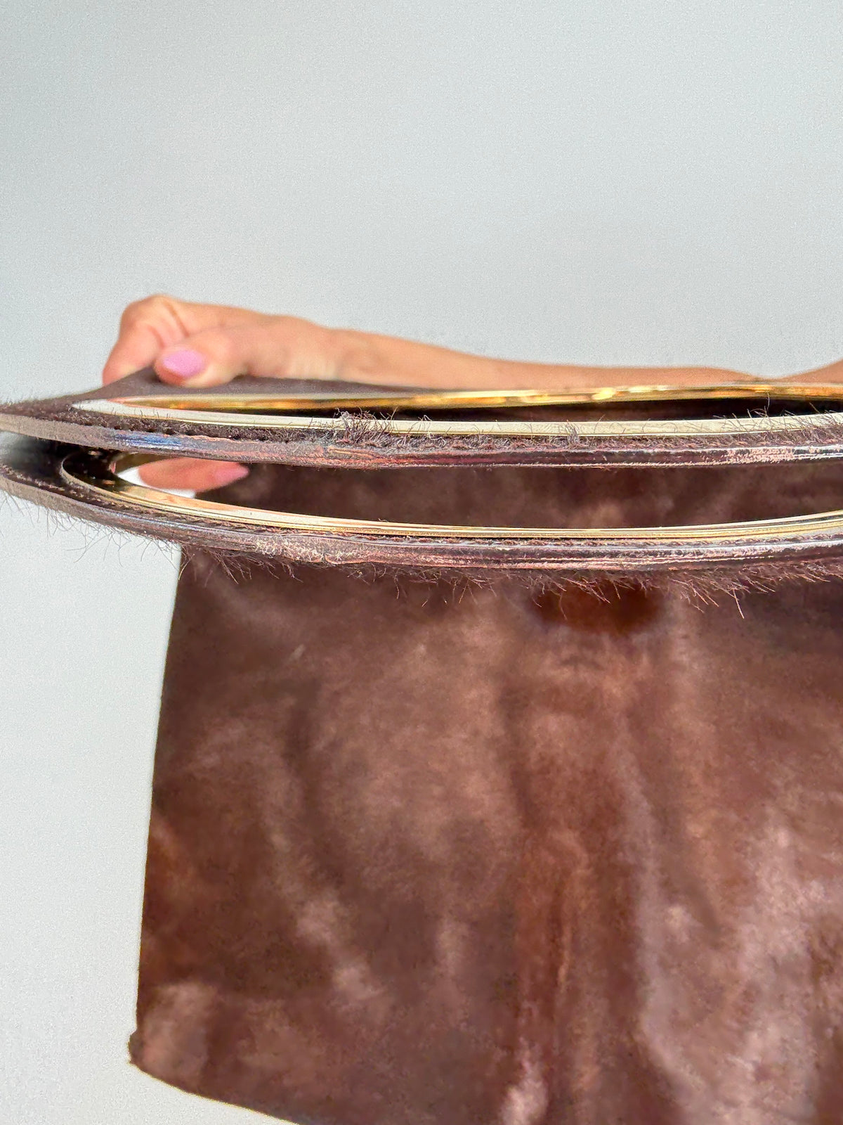  Gucci by Tom Ford oversized shoulder bag in brown pony hair from the Fall/Winter 1996 runway collection. Top of Handle|