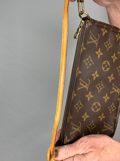 Louis Vuitton Pochette Accessories Monogram