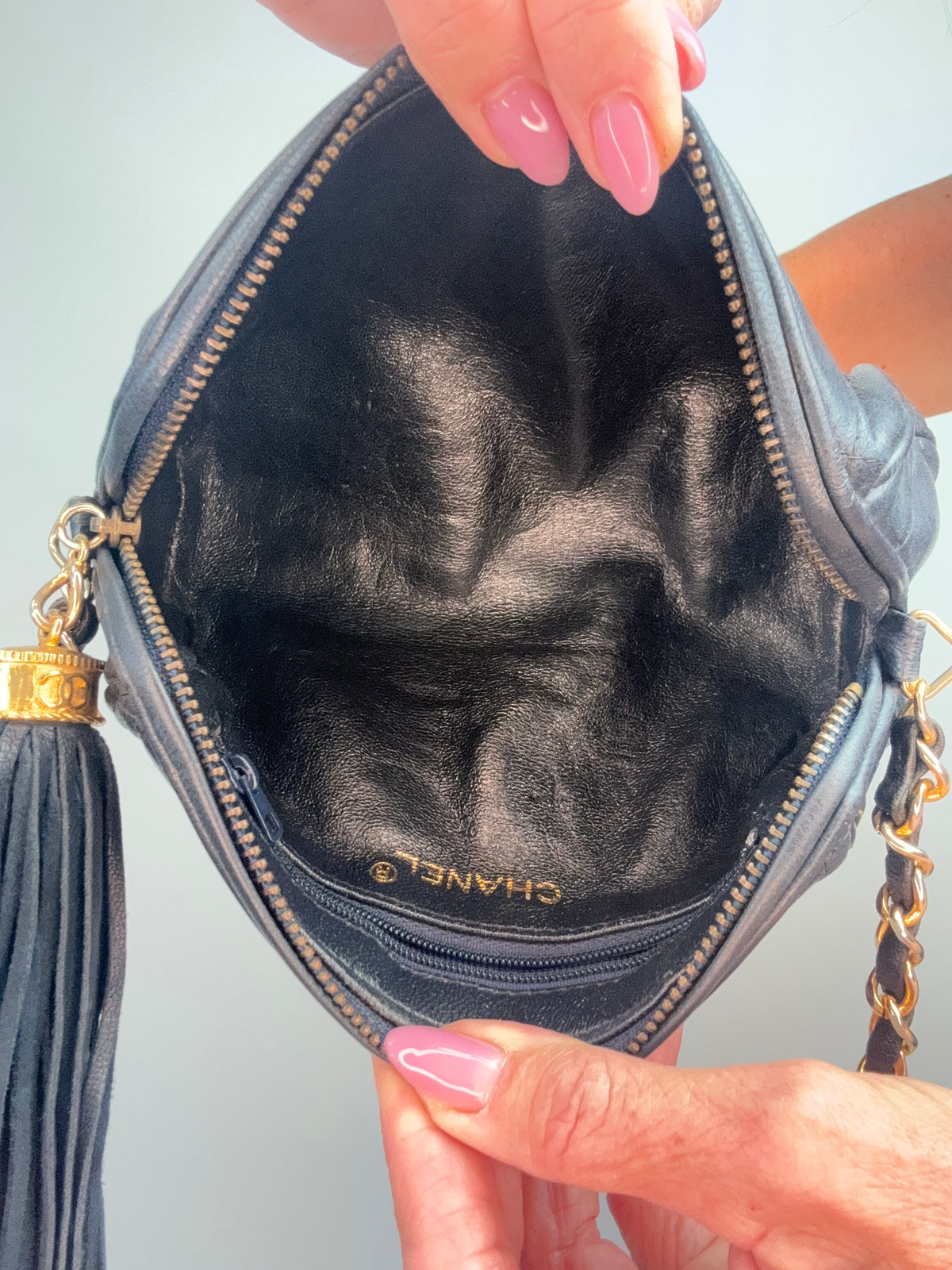 Chanel Vintage 1986–1988 Quilted Lambskin Tassel Camera Bag — Black