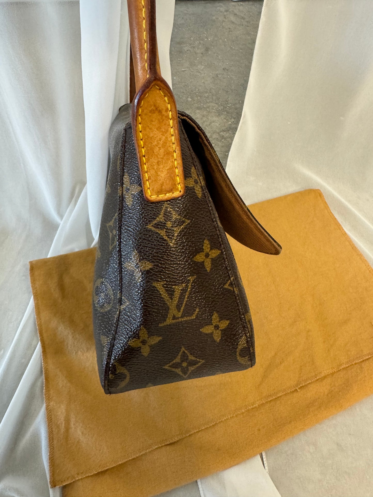 Louis Vuitton Small Loopy Vintage