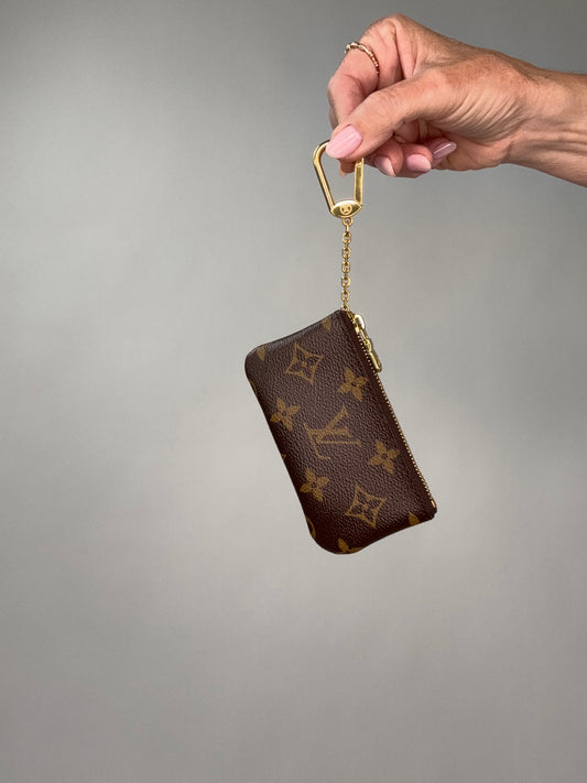 Louis Vuitton Monogram  Clea Con Pouch