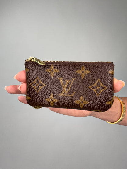 Louis Vuitton Monogram  Clea Con Pouch