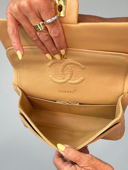 Chanel Vintage  Medium Double Flap Biege