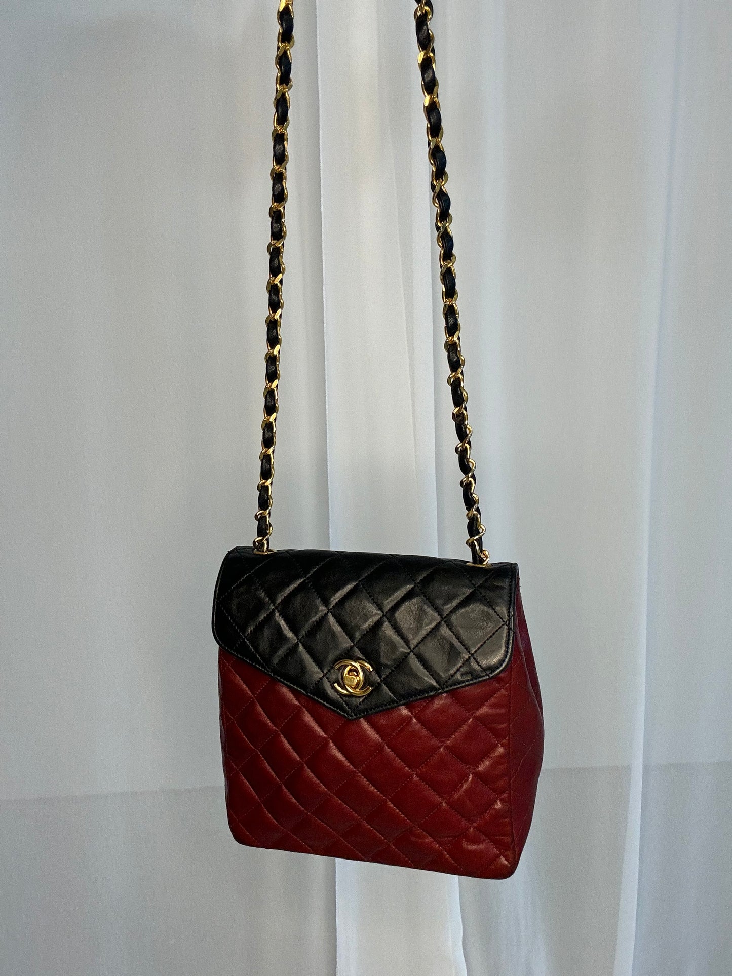 Chanel Matelasse Bicolor ( Vintage Rare)