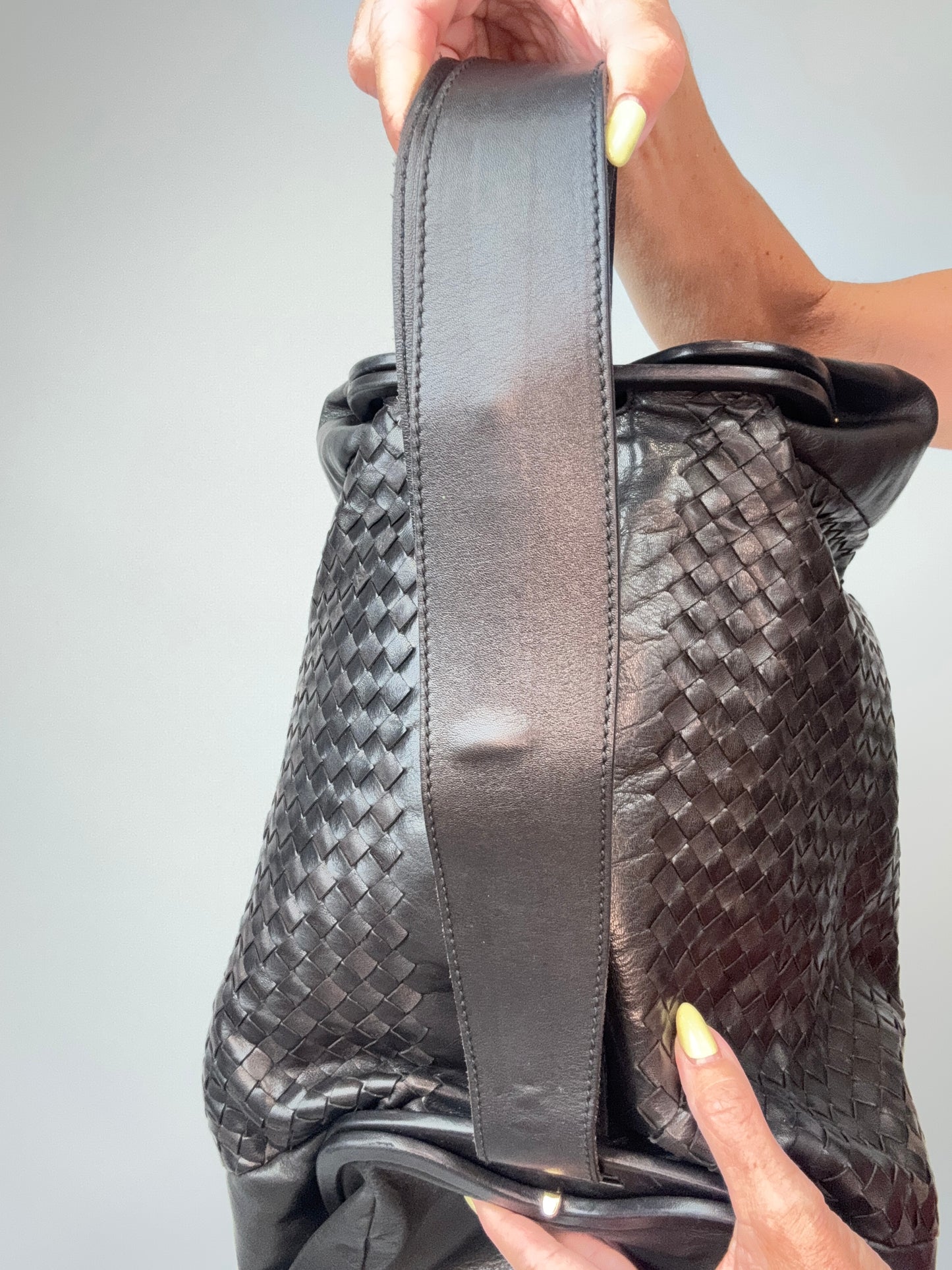 Bottega Veneta Intrecciato Large Montaigne Bag