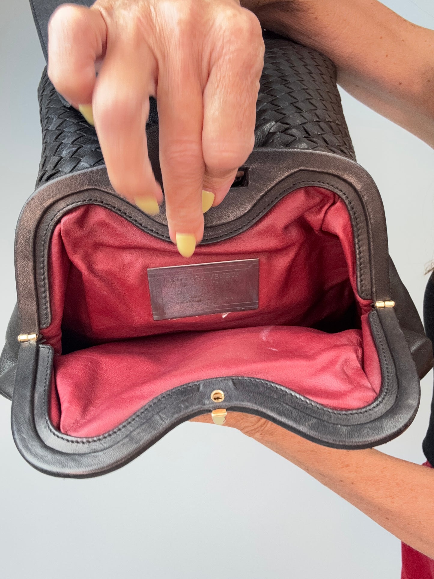Bottega Veneta Intrecciato Large Montaigne Bag