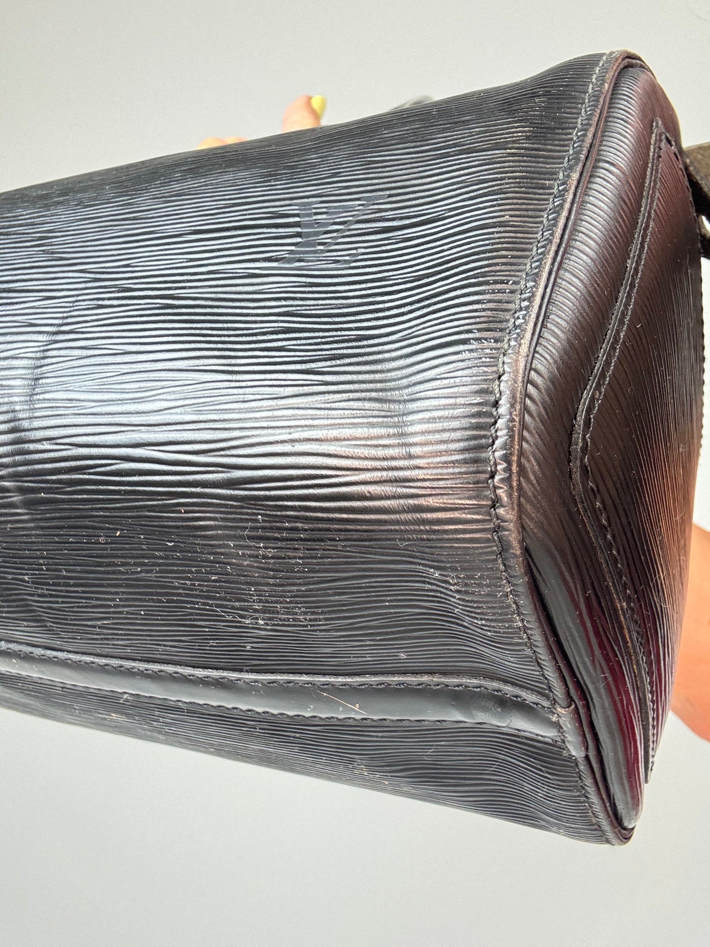 Louis Vuitton Epi Vintage Speedy 25