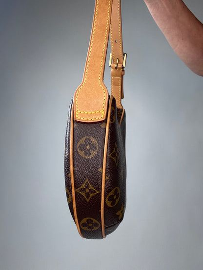 Louis Vuitton Monogram Croissant PM