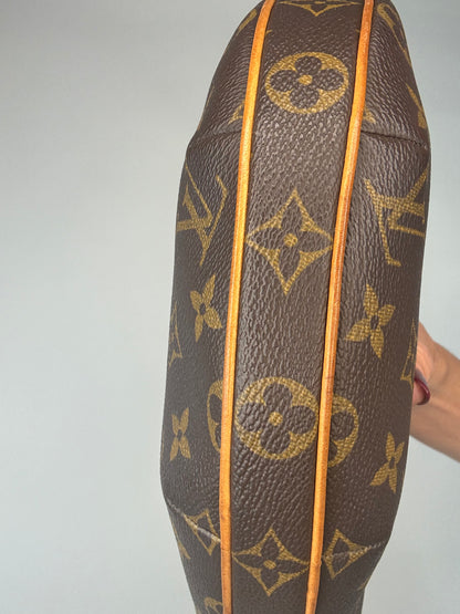 Louis Vuitton Monogram Croissant Shoulder Bag