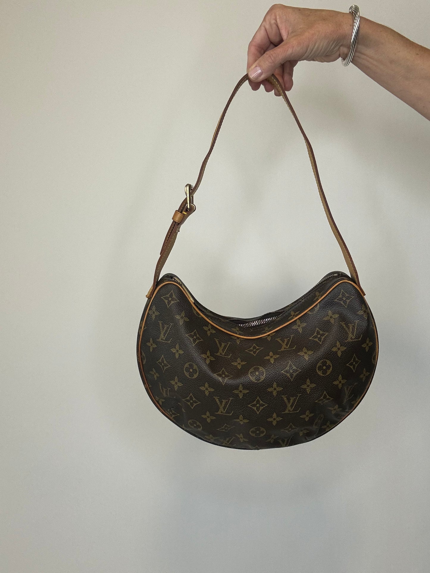 Louis Vuitton Croissant MM Monogram