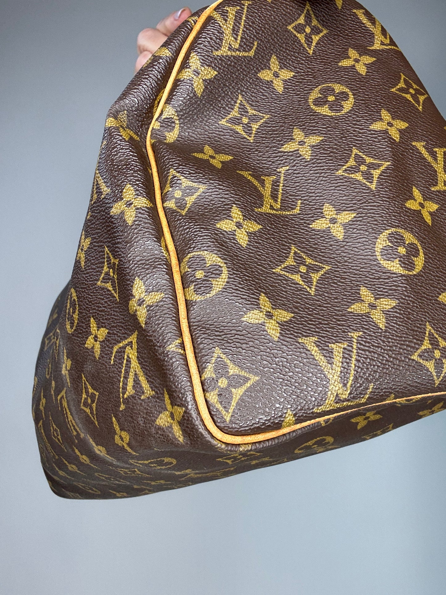 Louis Vuitton Vintage Monogram Speedy 30