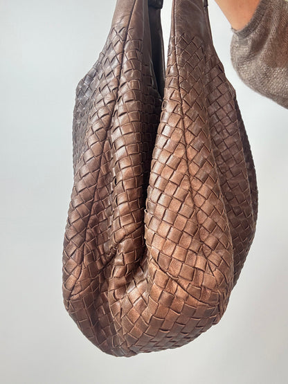 Bottega Veneta Large Intrecciato Campana Hobo — Brown