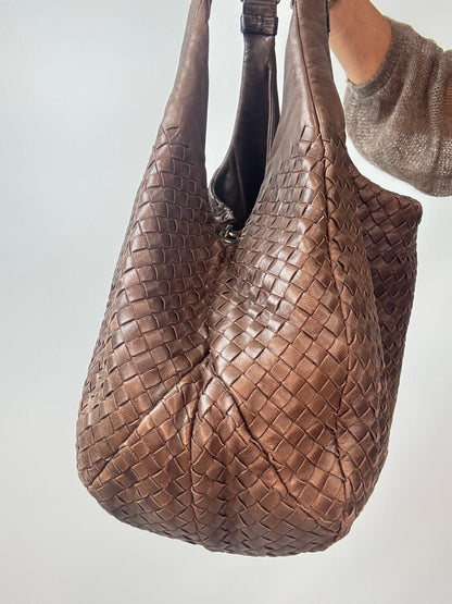Bottega Veneta Large Intrecciato Campana Hobo — Brown