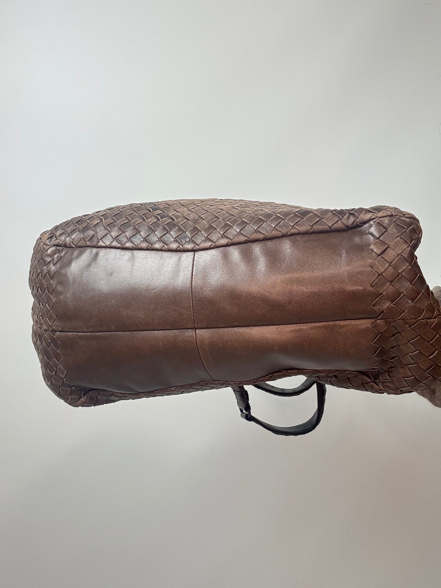 Bottega Veneta Large Intrecciato Campana Hobo — Brown
