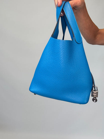Hermes Pocotin Lock 18 PM Taurillon Clemence - Bleu Zanzibar