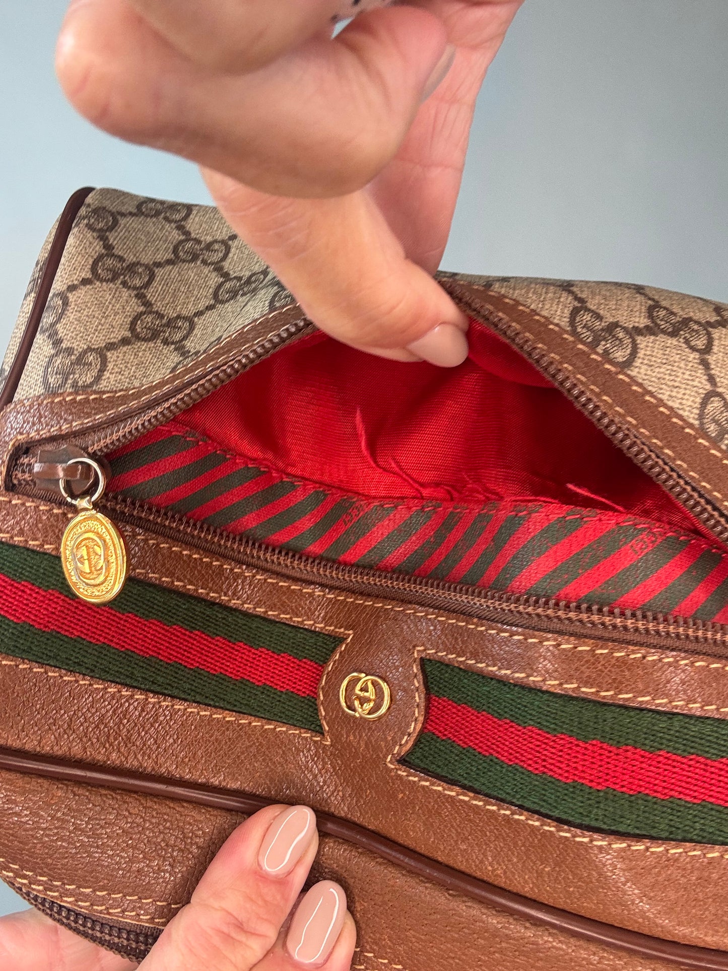 Gucci Supreme Vintage Sherri Line Bag
