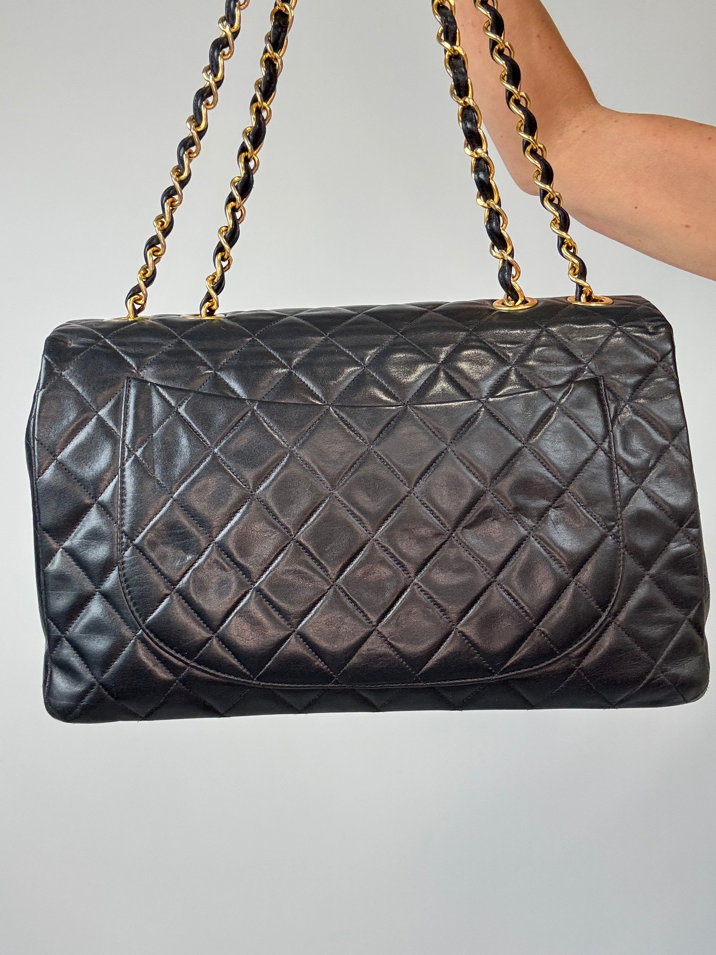 ＃シャネル　ヴィンテージスタート Chanel Vintager Lambskin Jumbo Flap – thestilstyle