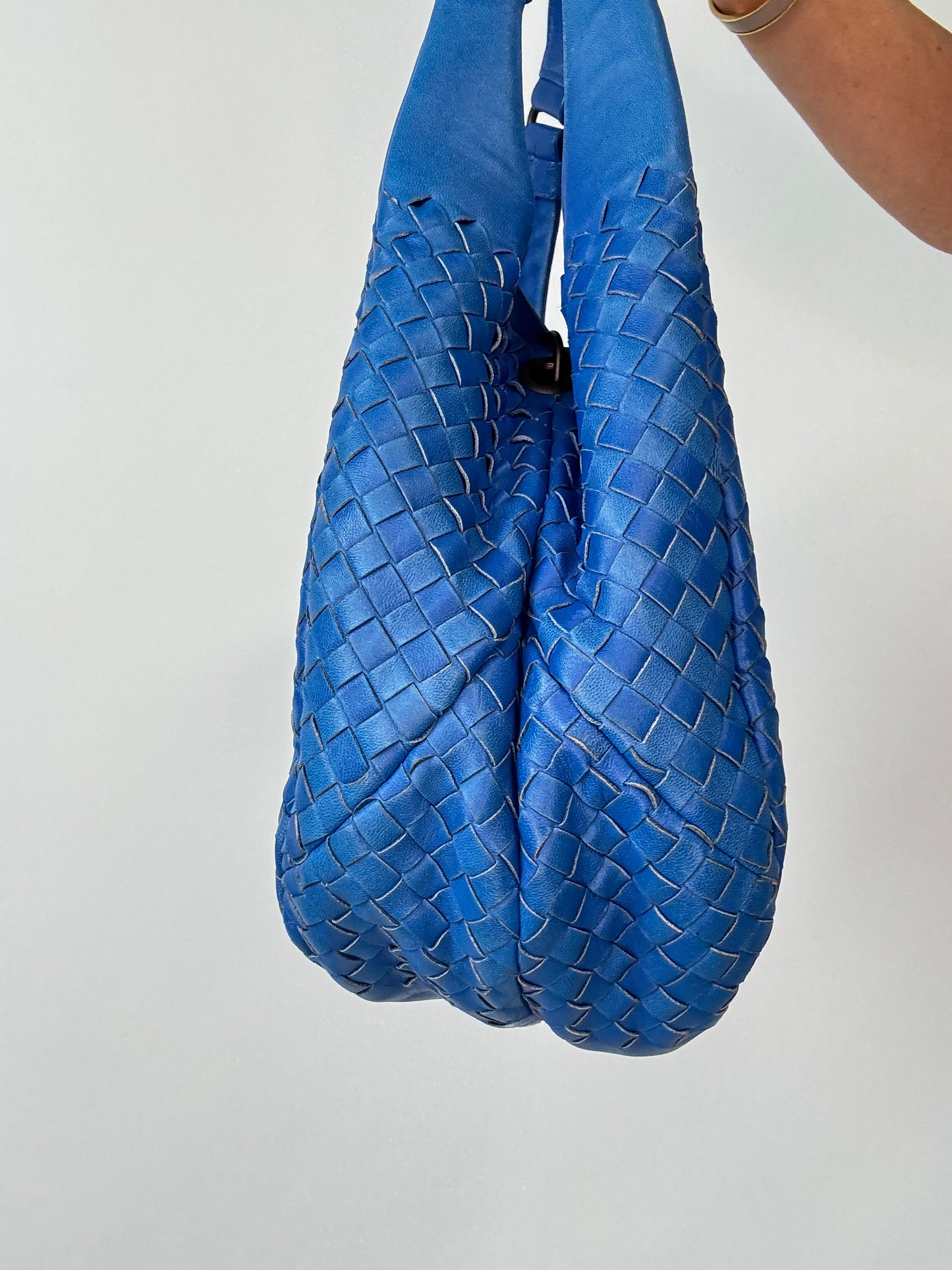 Bottega Veneta Small Campana Intrecciato Hobo — Royal Blue