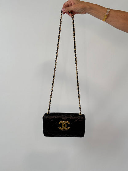 Chanel Vintage Quilted Mini East West Flap — 1986–1988