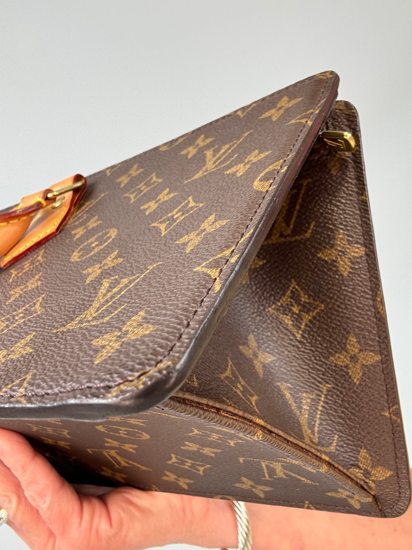 Louis Vuitton Triangle Sac Monogram