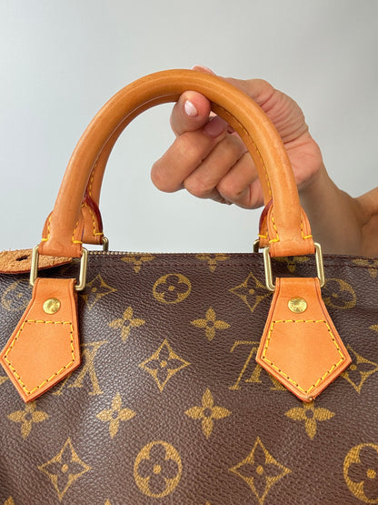 Louis Vuitton Vintage Monogram Speedy 30