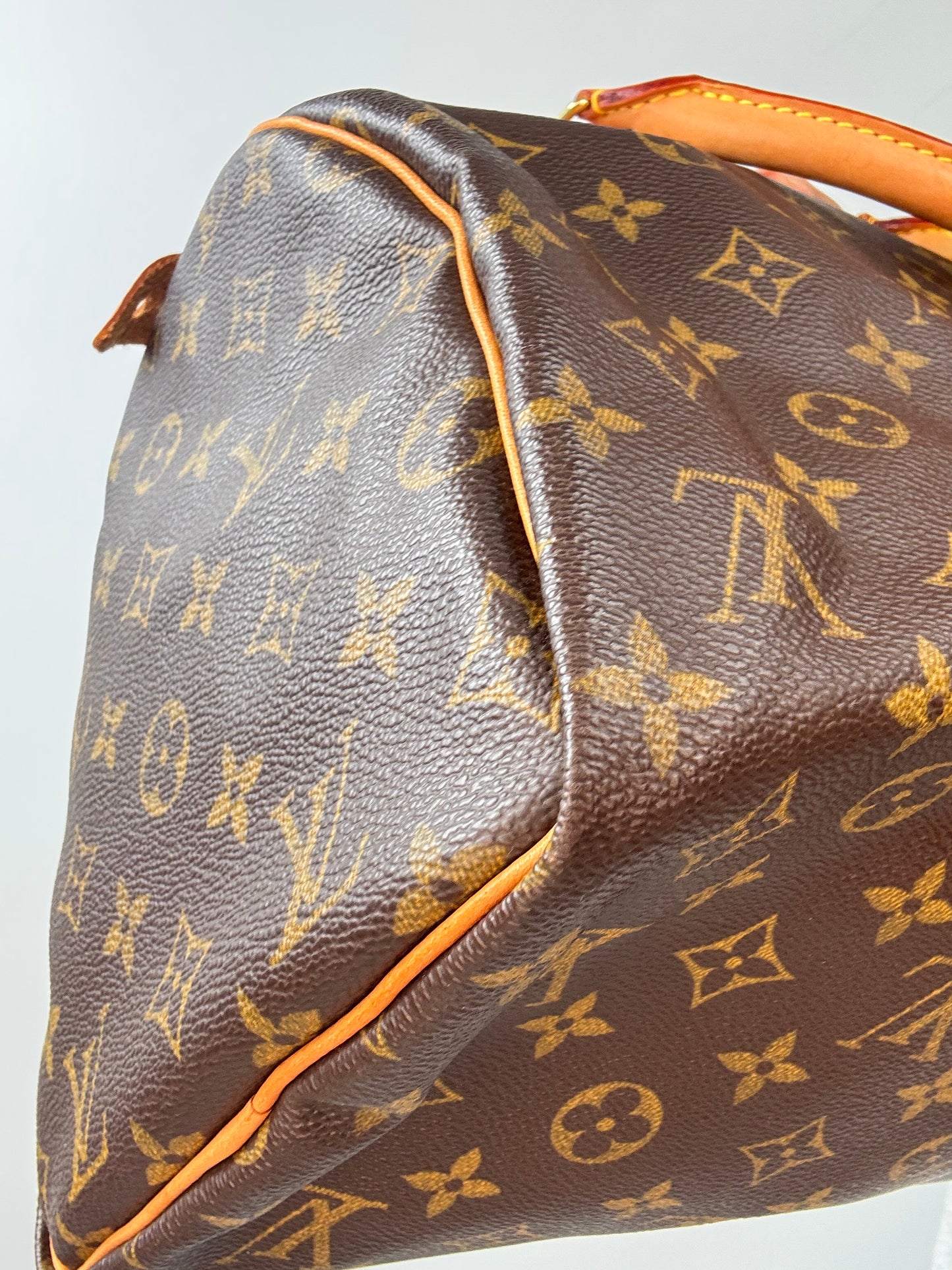 Louis Vuitton Vintage Monogram Speedy 30