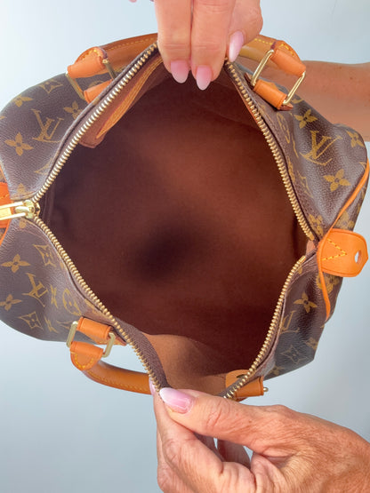 Louis Vuitton Vintage Monogram Speedy 30