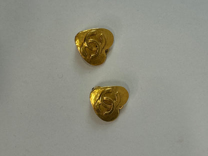 Chanel 1995 Vintage Heart Clip On Earrings