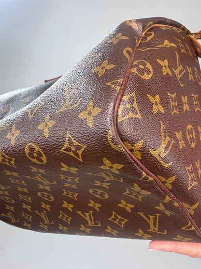 Louis Vuitton Vintage Monogram Speedy 30