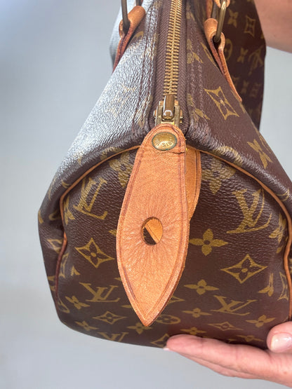 Louis Vuitton Vintage Monogram Speedy 30