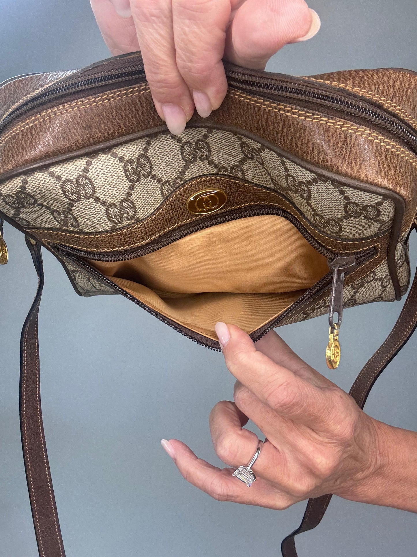 Gucci Supreme Vintage Sherry Line Crossbody