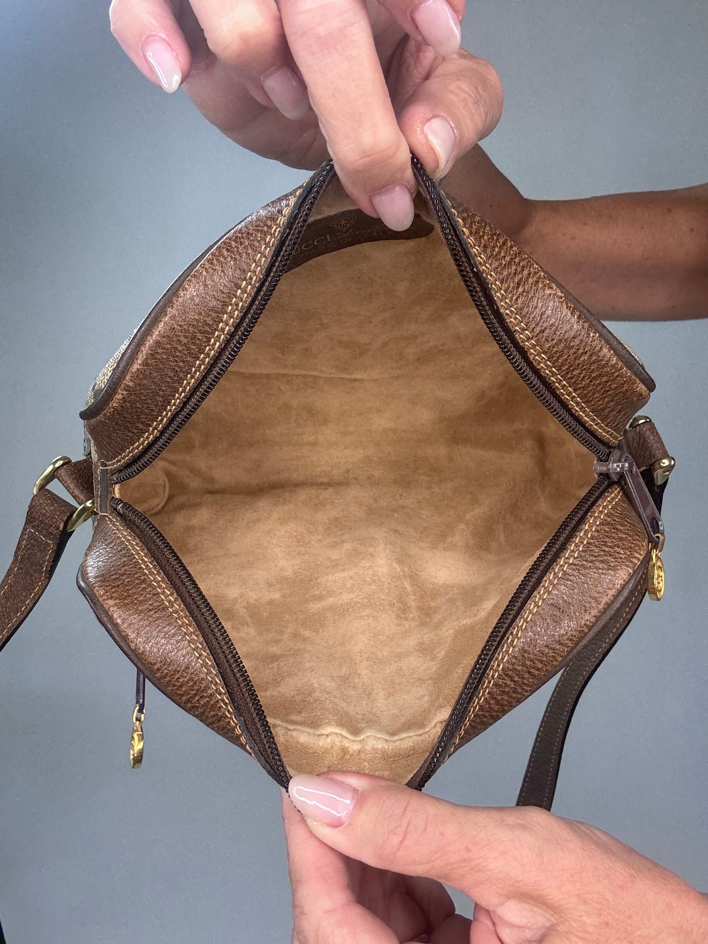 Gucci Supreme Vintage Sherry Line Crossbody