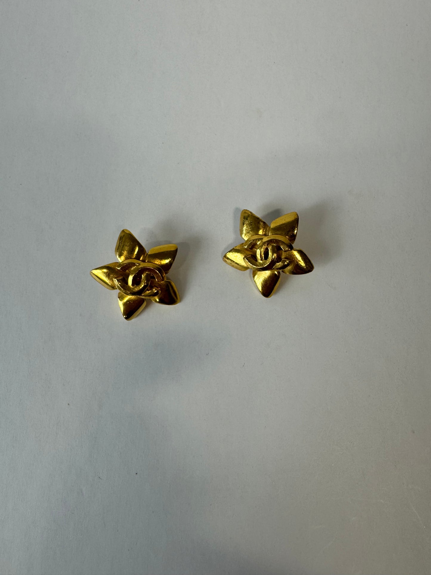 Chanel Vintage 96P CC Logo Star Clip On Earrings