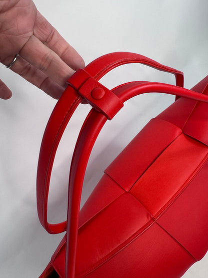 Bottega Veneta Maxi Arco Bag