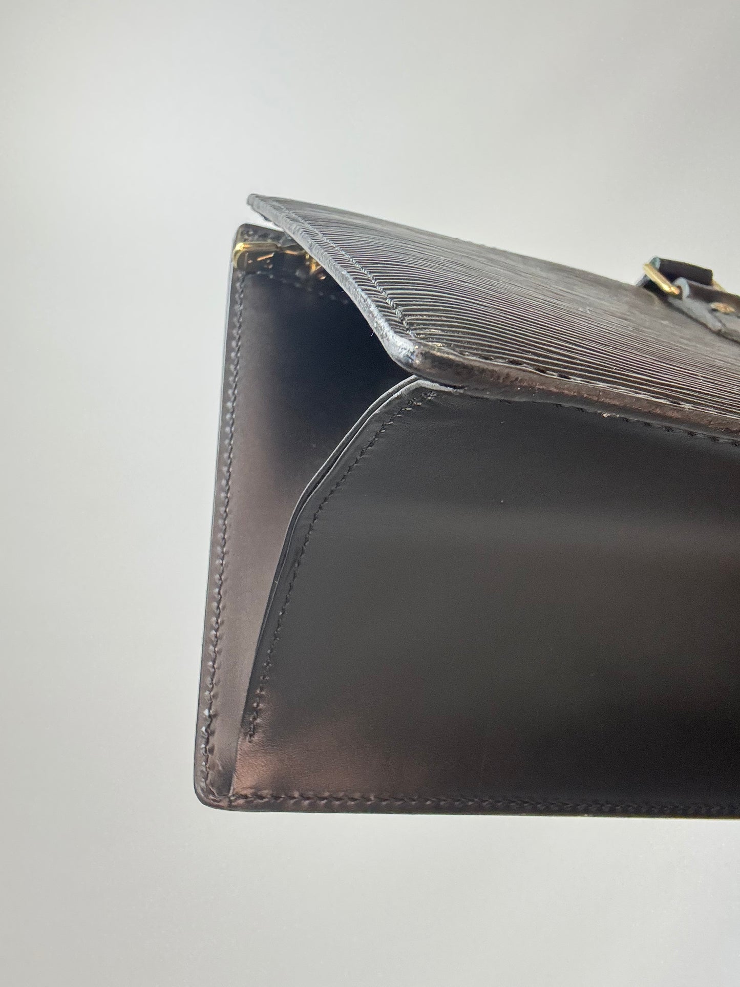 Louis Vuitton 1996 Epi Sac Triangle — Noir