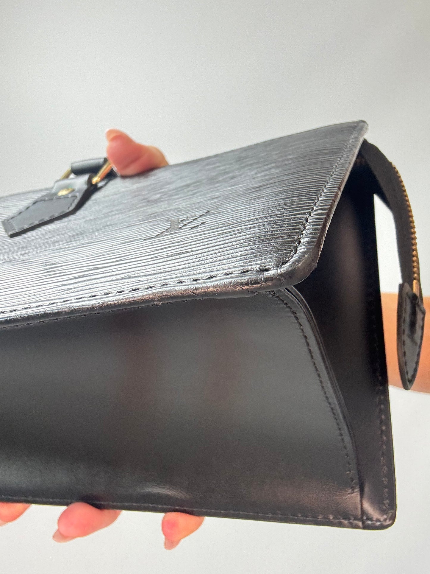 Louis Vuitton 1996 Epi Sac Triangle — Noir