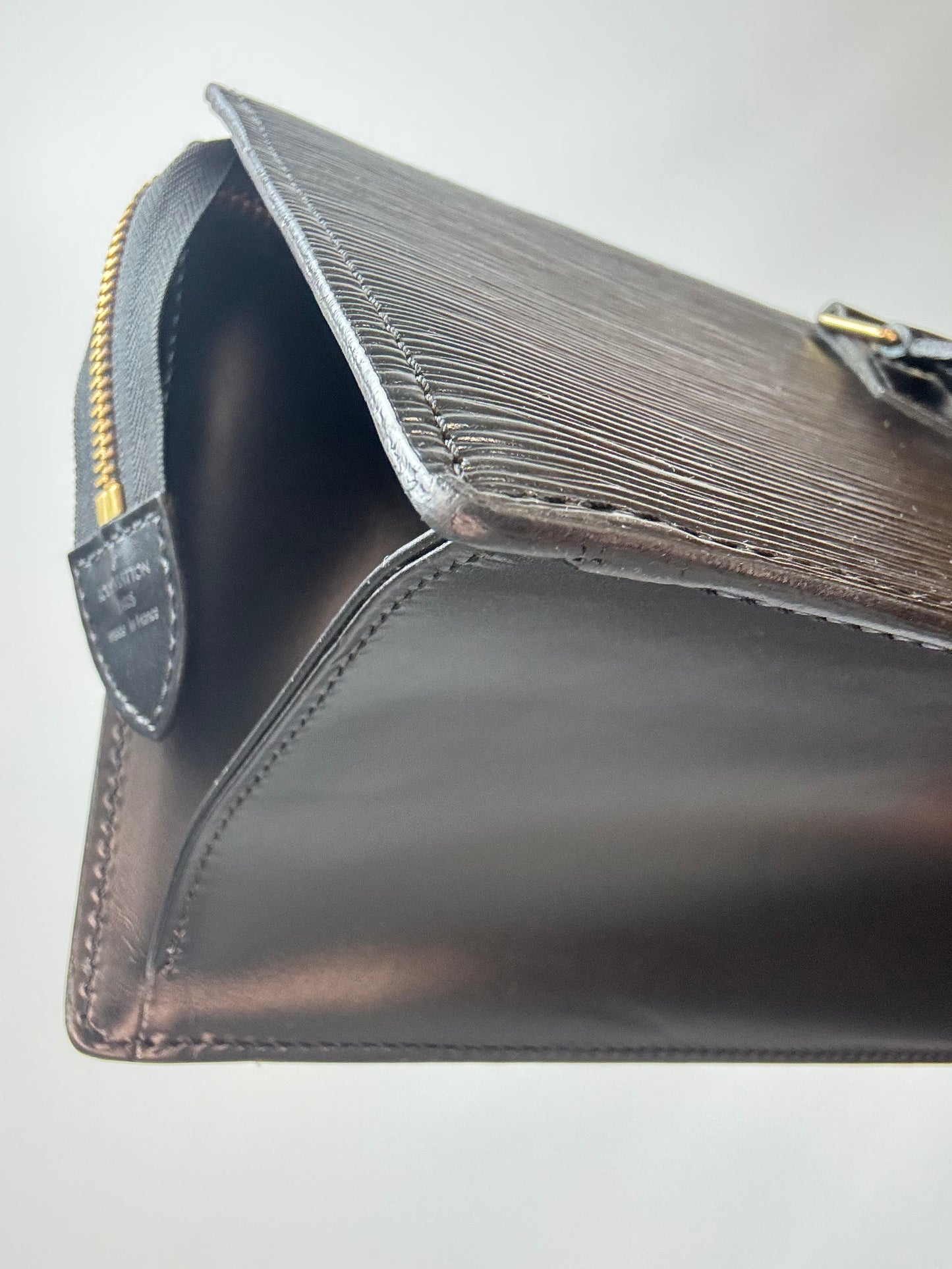 Louis Vuitton 1996 Epi Sac Triangle — Noir
