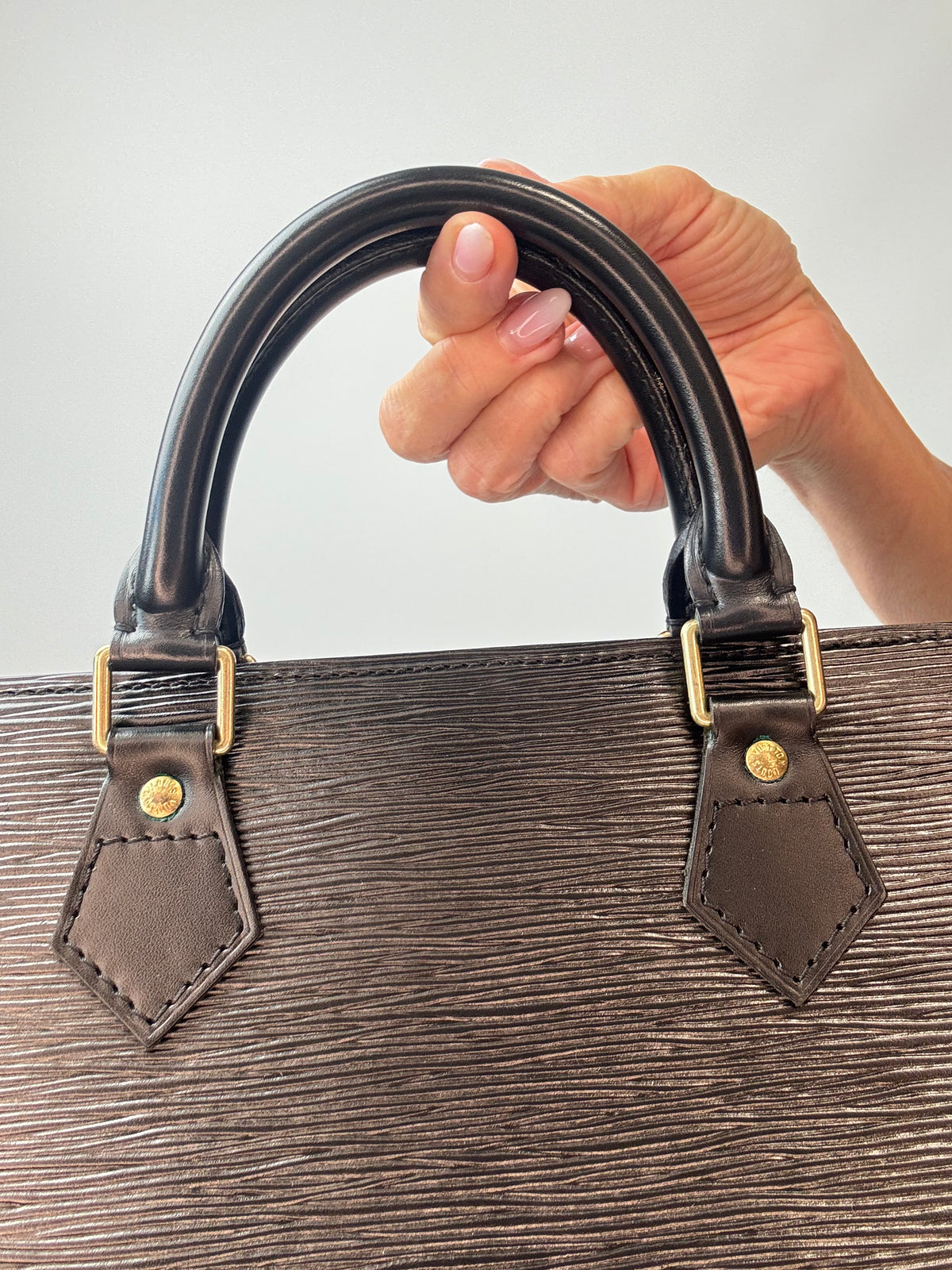 Louis Vuitton 1996 Epi Sac Triangle — Noir