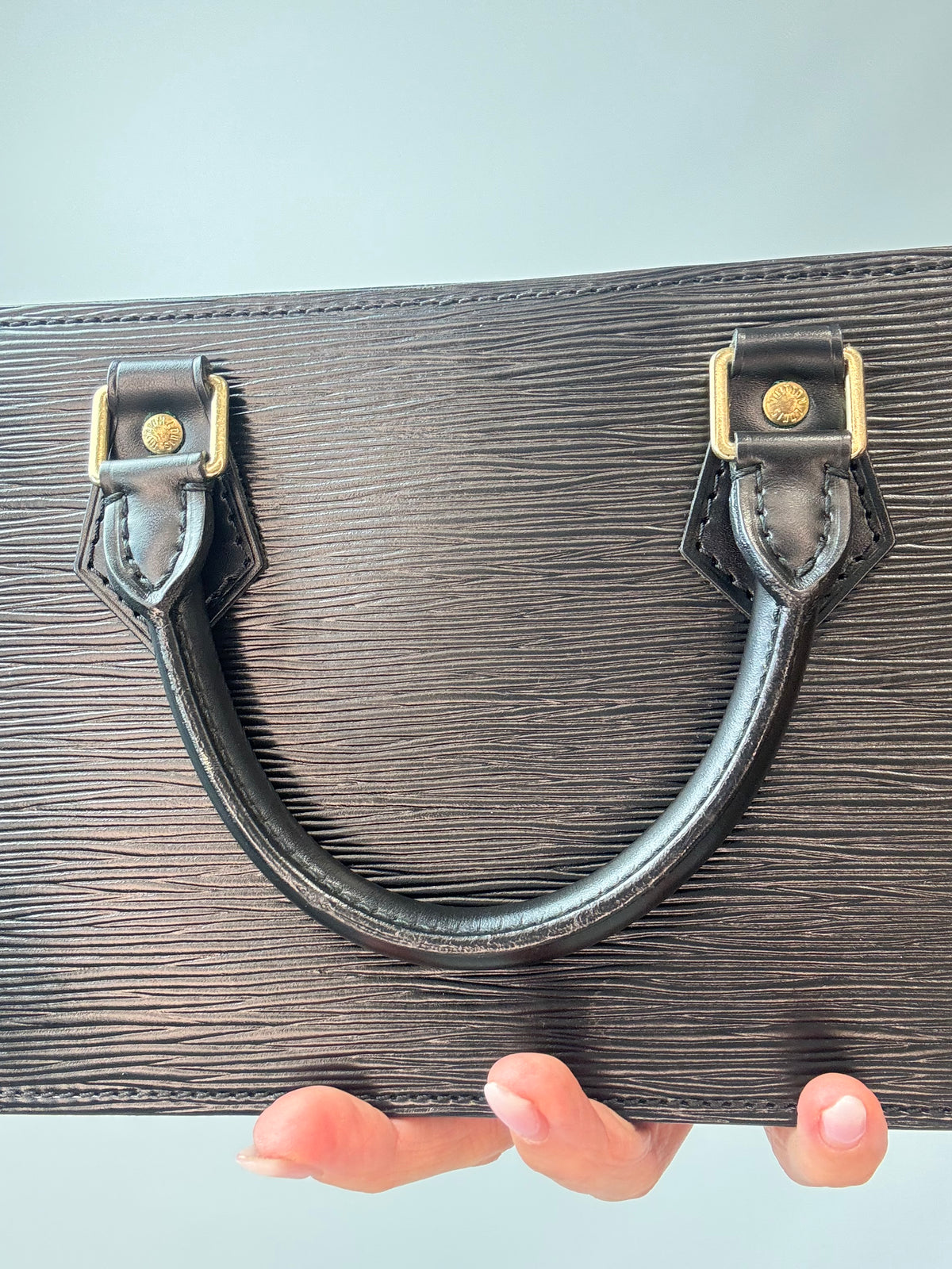 Louis Vuitton 1996 Epi Sac Triangle — Noir