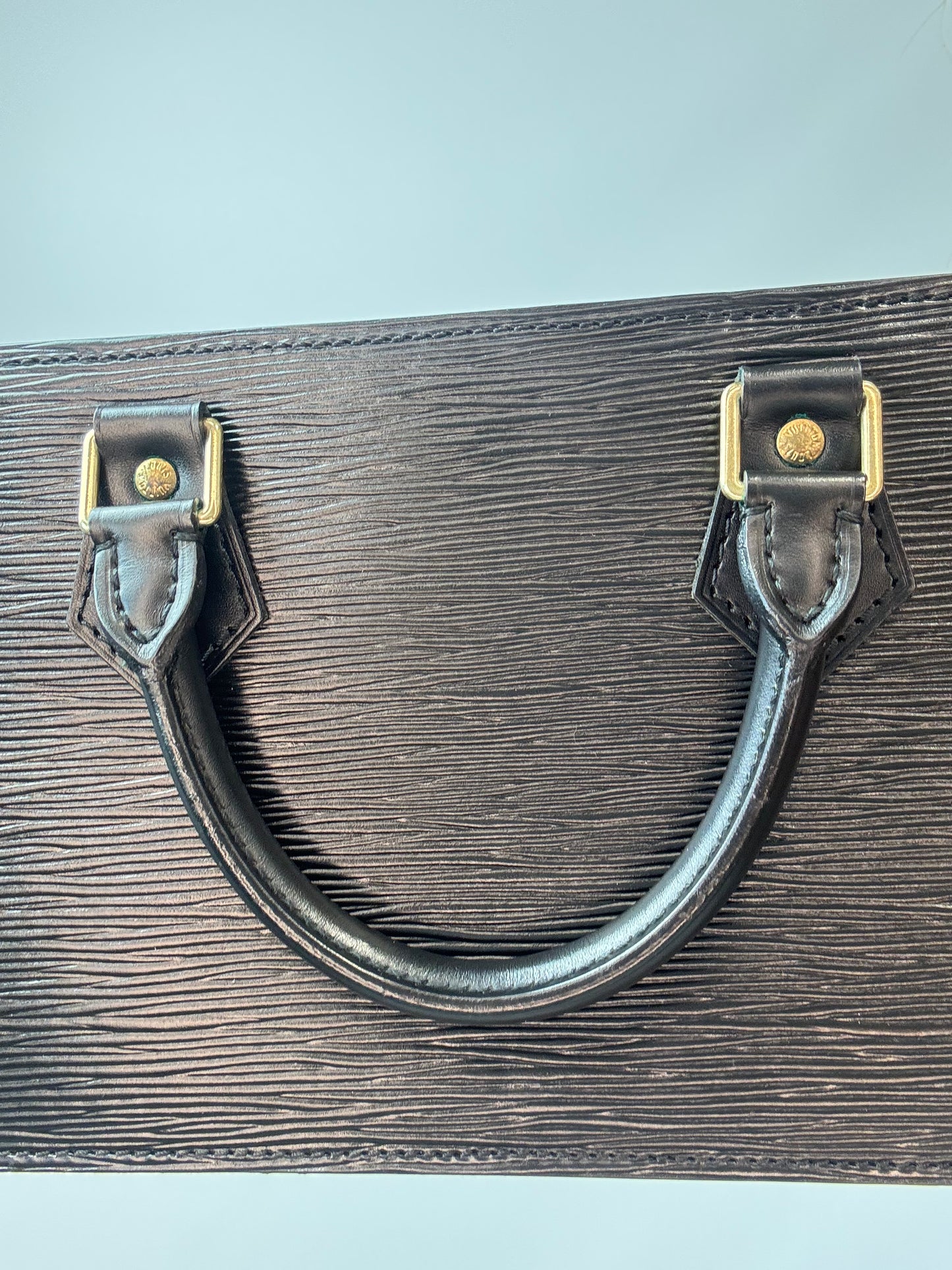 Louis Vuitton 1996 Epi Sac Triangle — Noir