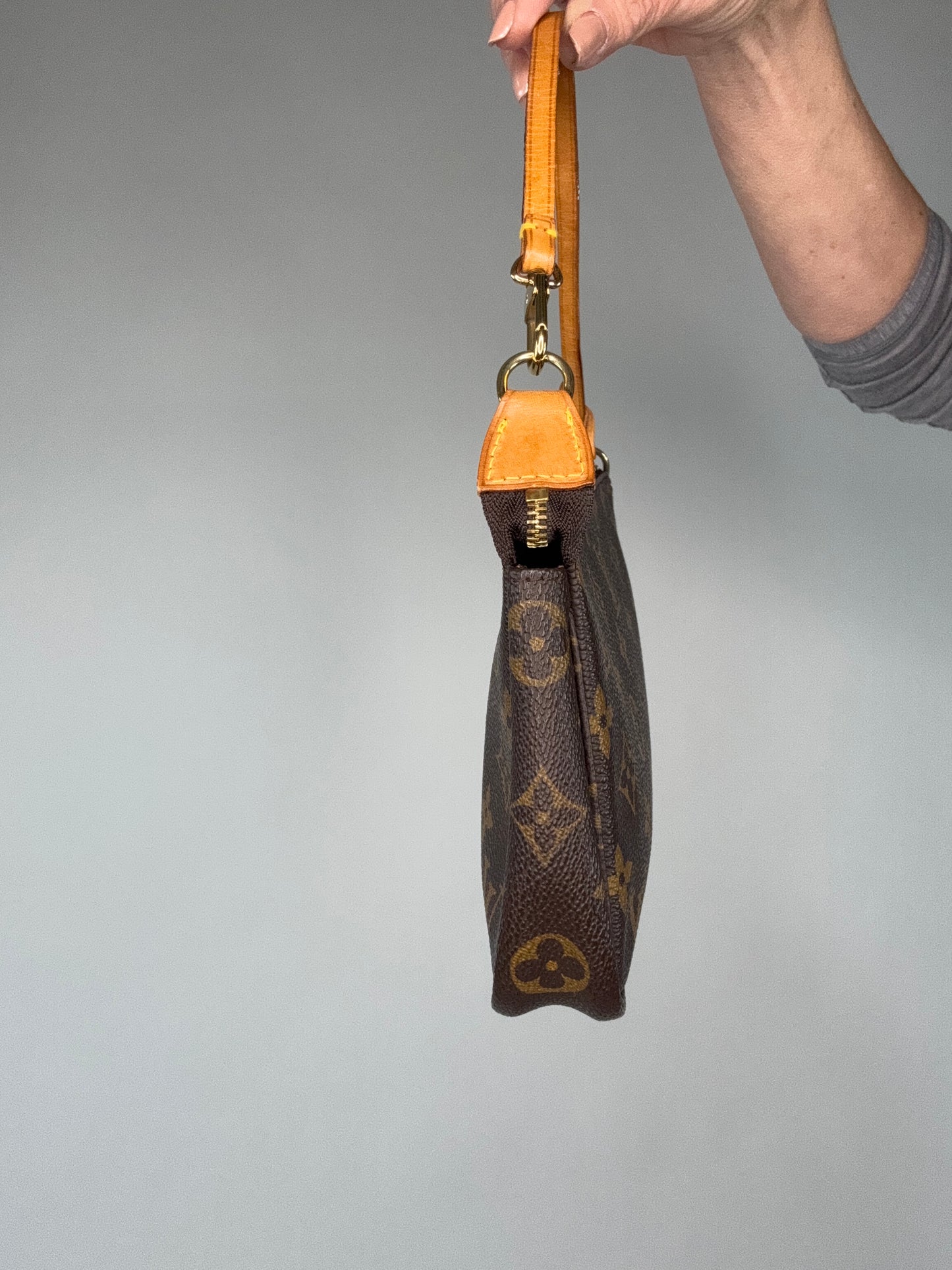 Louis Vuitton Vintage Monogram Pochette