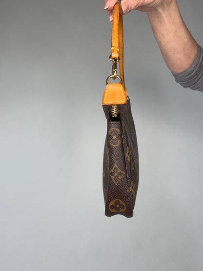 Louis Vuitton Vintage Monogram Pochette