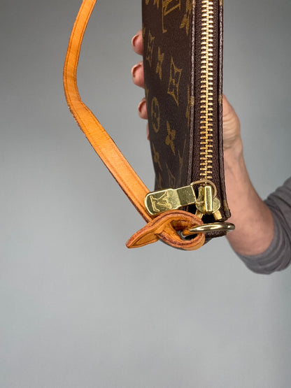 Louis Vuitton Vintage Monogram Pochette