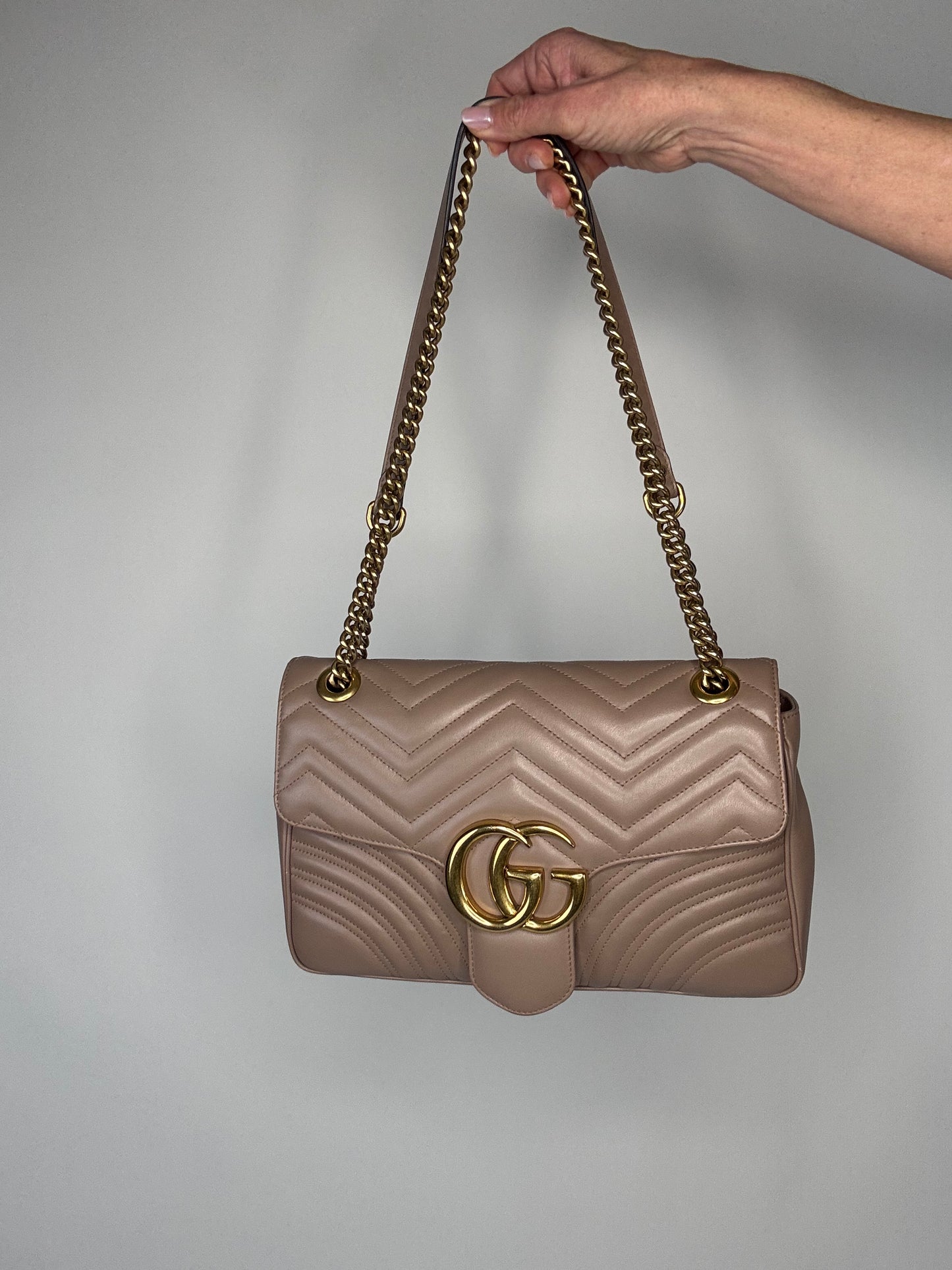 Gucci GG Marmont Medium Matelasse Shoulder Bag