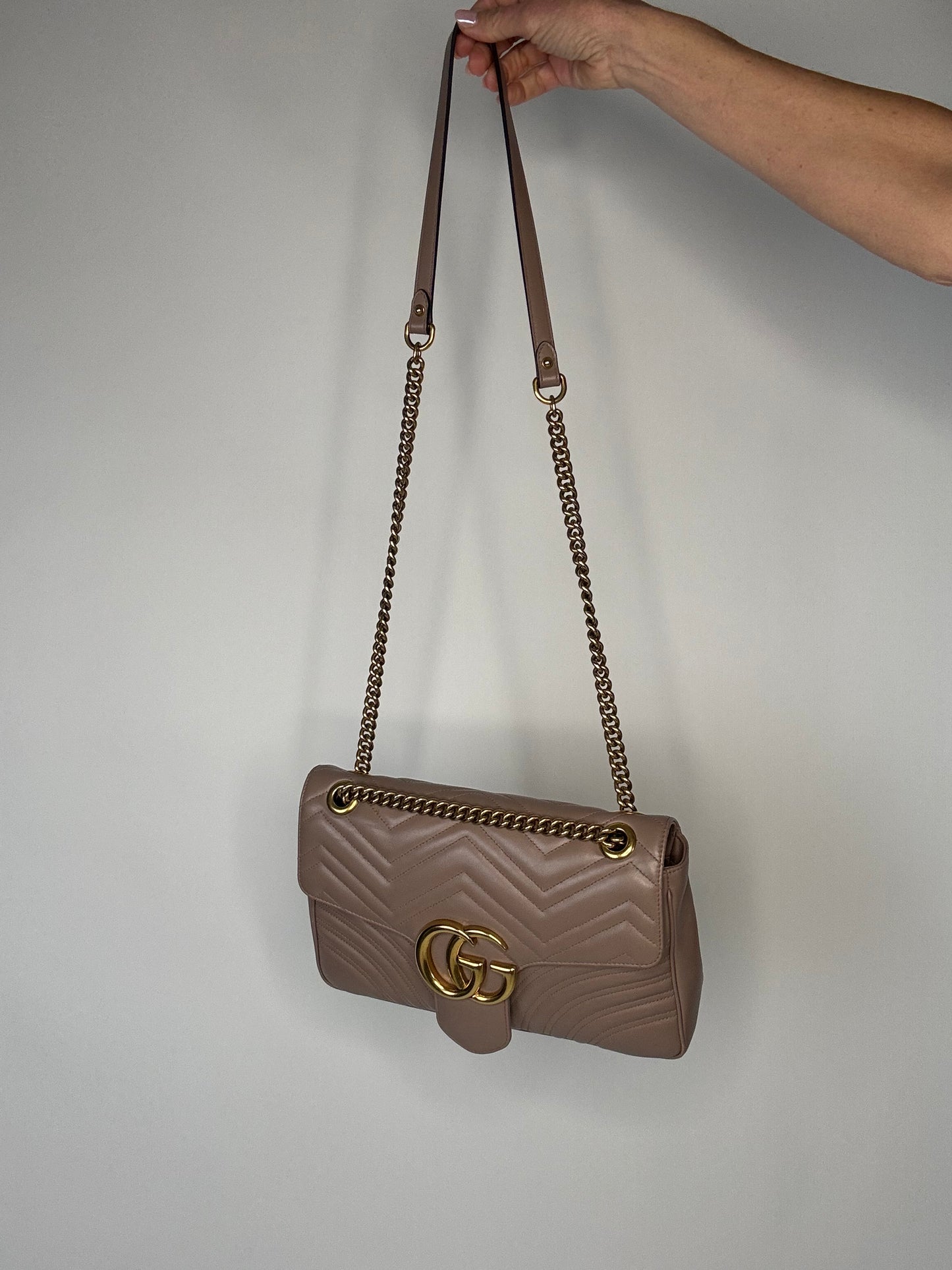 Gucci GG Marmont Medium Matelasse Shoulder Bag