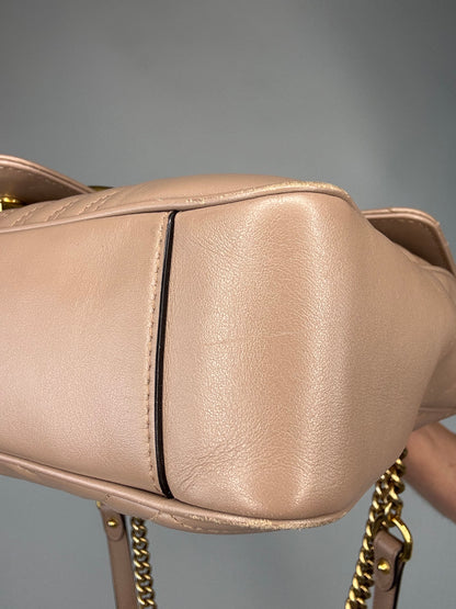 Gucci GG Marmont Medium Matelasse Shoulder Bag