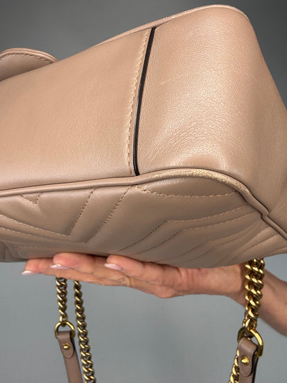 Gucci GG Marmont Medium Matelasse Shoulder Bag