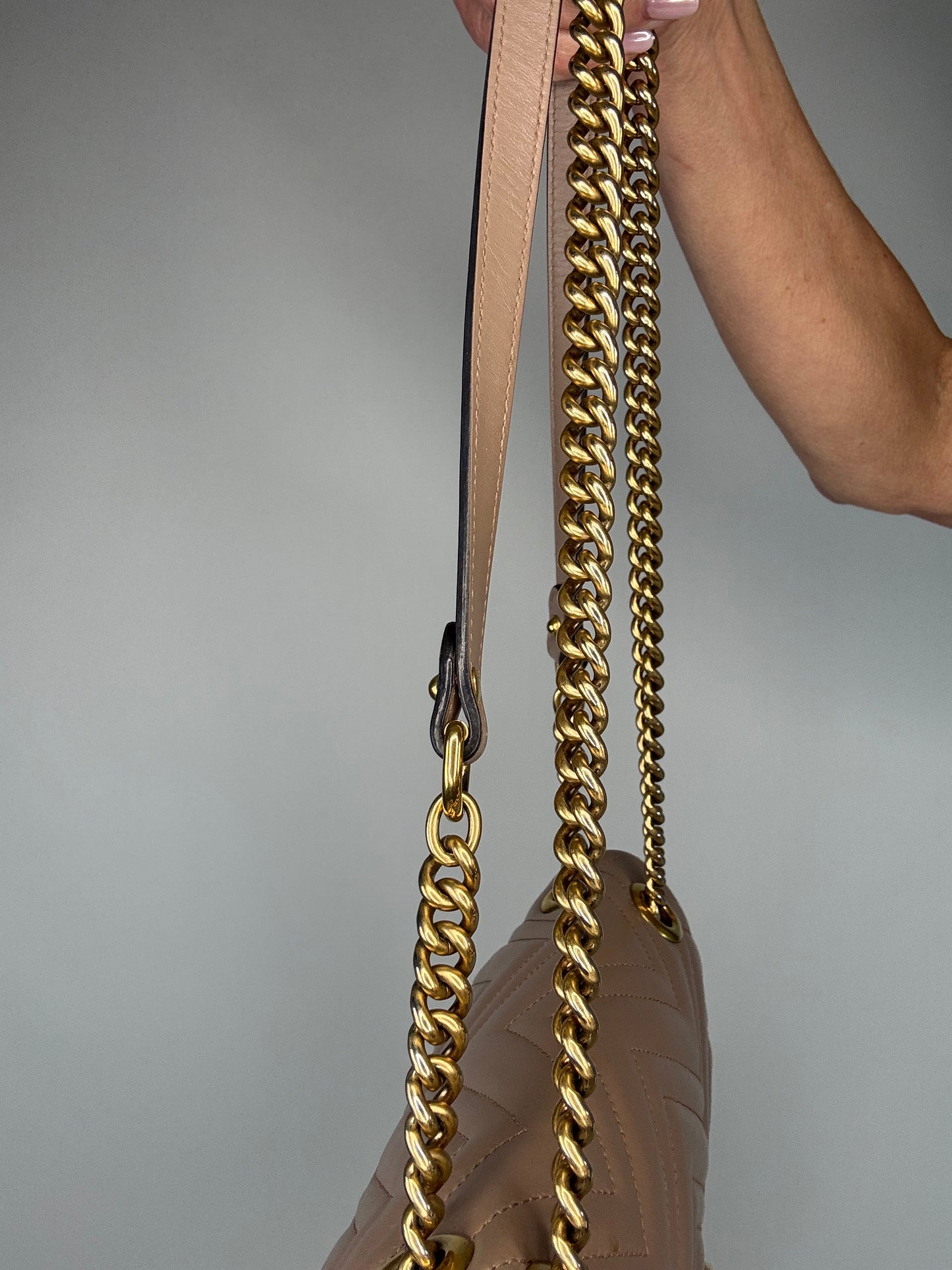 Gucci GG Marmont Medium Matelasse Shoulder Bag